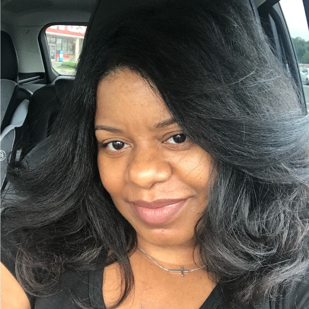 Meet your Posher, Angela